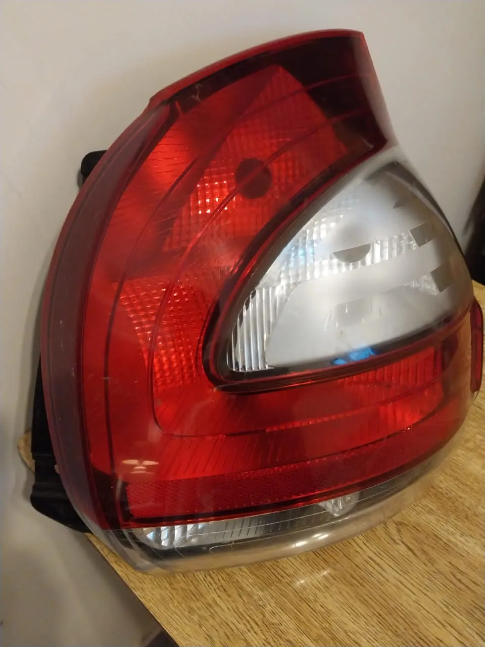 FARO TRASERO FIAT MOBI LADO IZQUIERDO