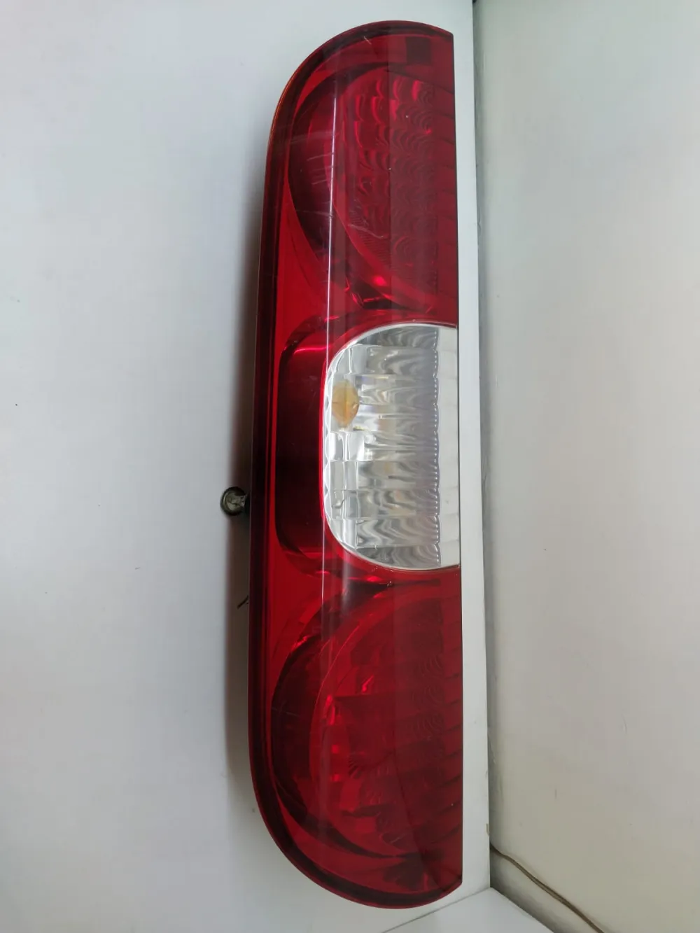 FARO TRASERO FIAT NUEVA FIORINO LADO IZQUIERDO