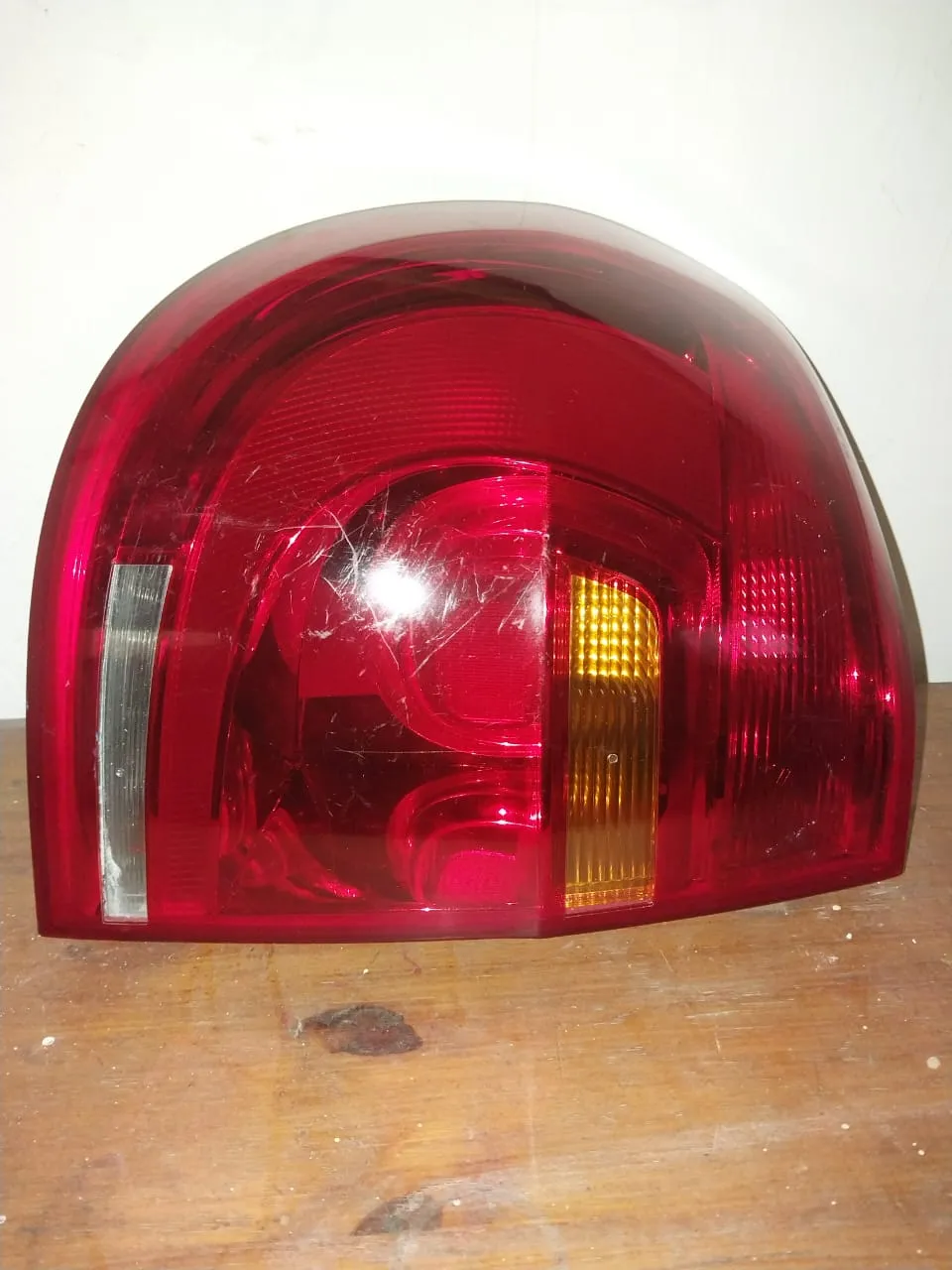 FARO TRASERO VW FOX PARA LOS AÑOS 2010 AL 2014 LADO IZQUIERDO