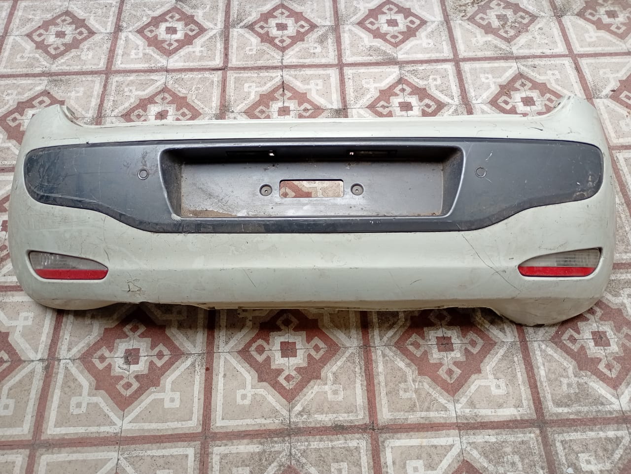 PARAGOLPE ORIGINAL USADO FIAT PUNTO