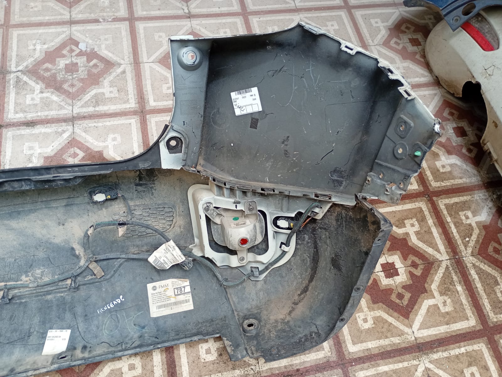 PARAGOLPE TRASERO ORIGINAL USADO JEEP RENEGADE