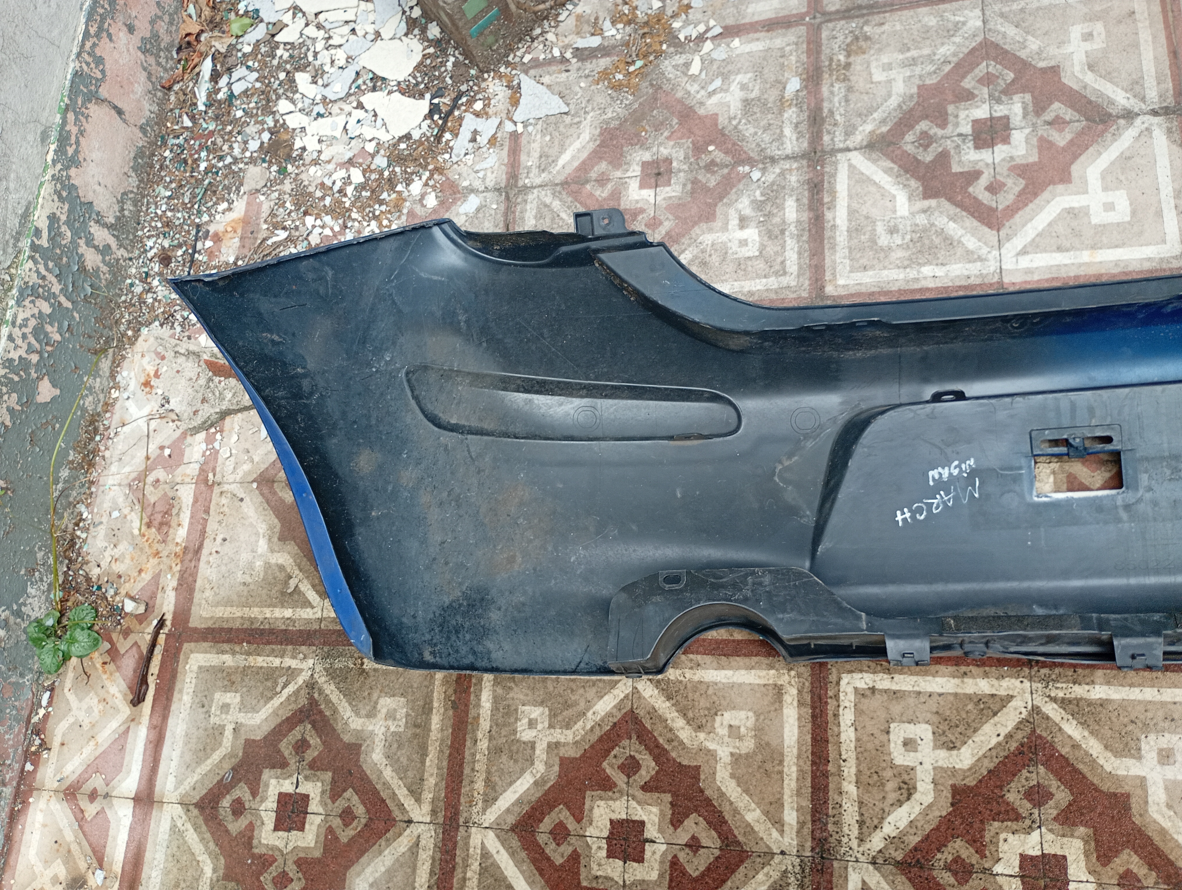 PARAGOLPE TRASERO ORIGINAL USADO NISSAN MARCH